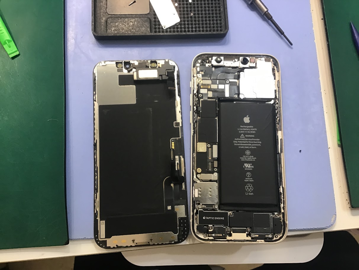 iPhone12miniならデータそのまま修理可能なスマホ修理工房セレオ甲府店へ！